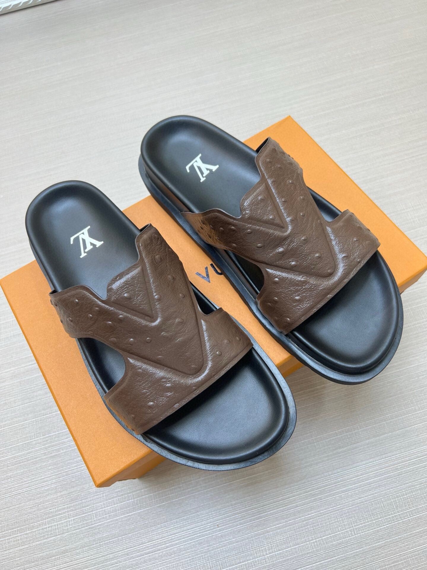 5LE227Z Popular Slippers