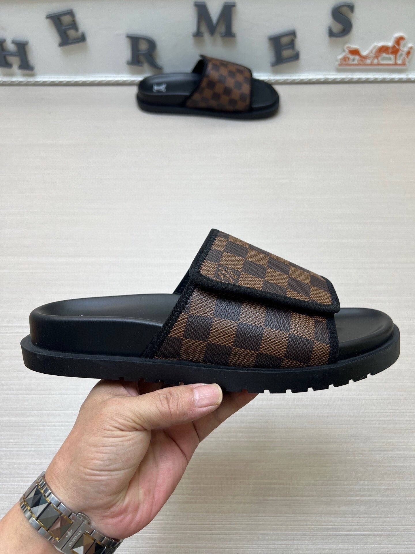 5WE245Z Popular Slippers