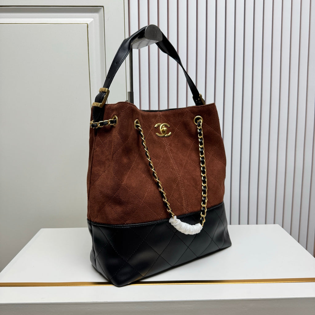 146PC19B Popular leather bag