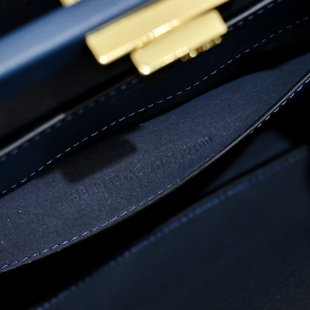 136PF98B Popular leather bag