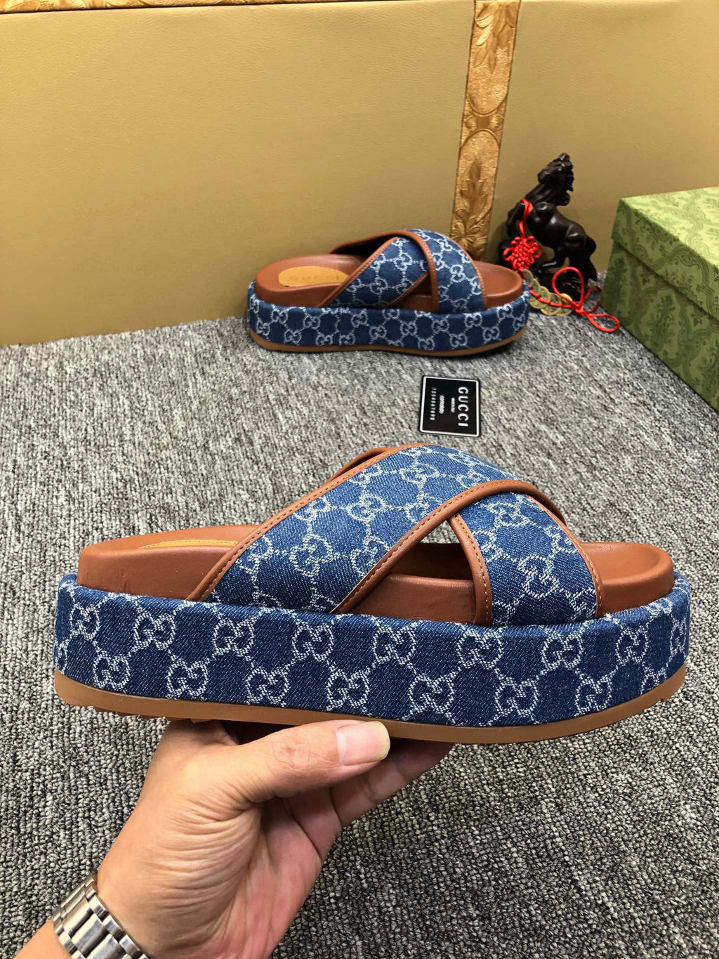 5YB69Z Popular Slippers