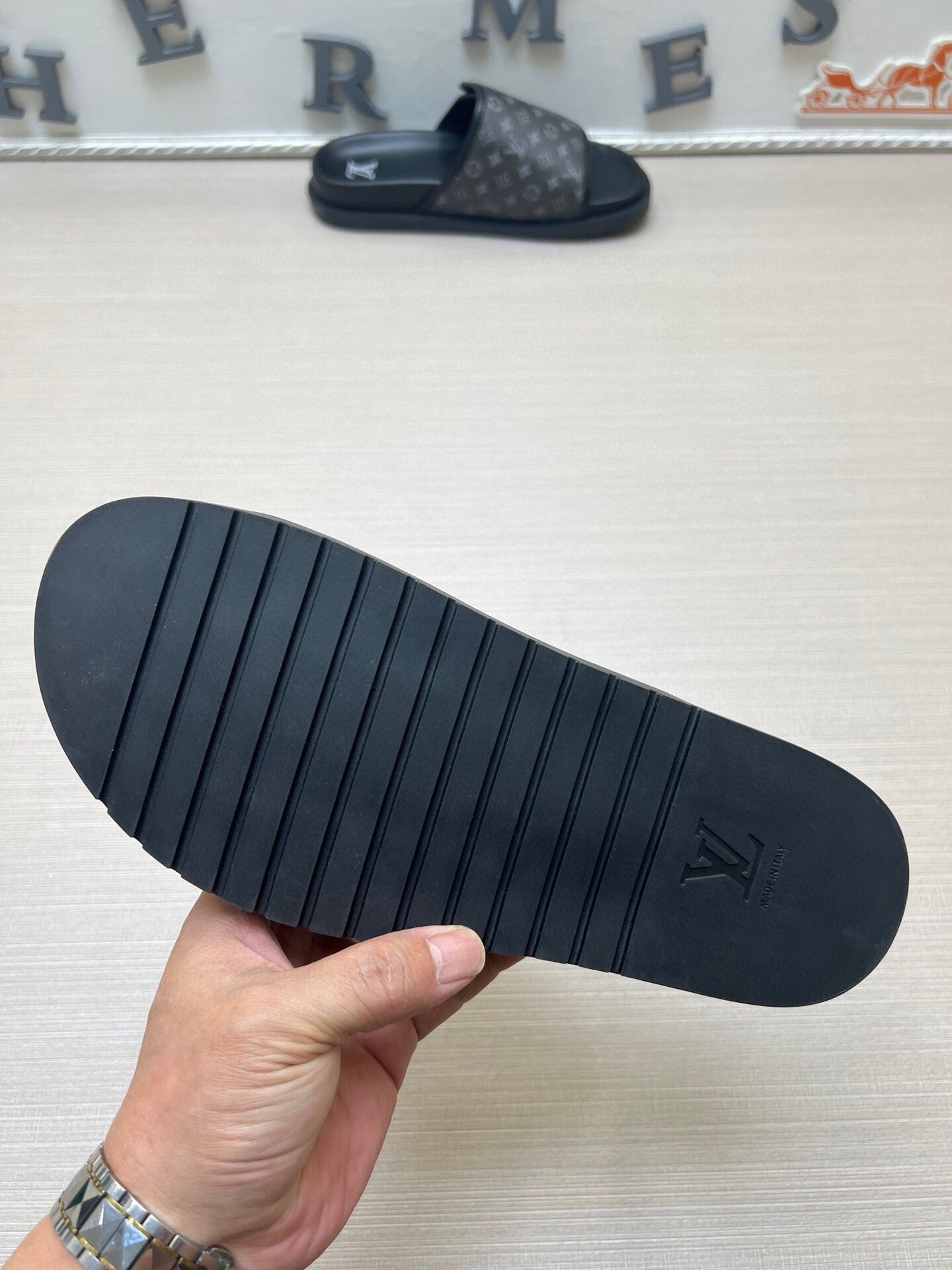 5WE246Z Popular Slippers