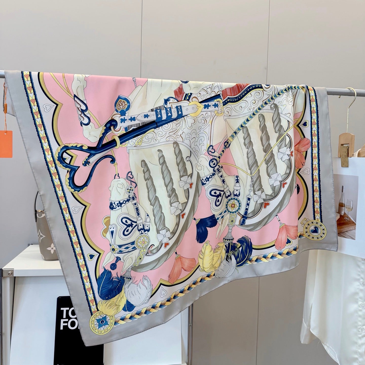 136NH9W Popular Silk Scarve