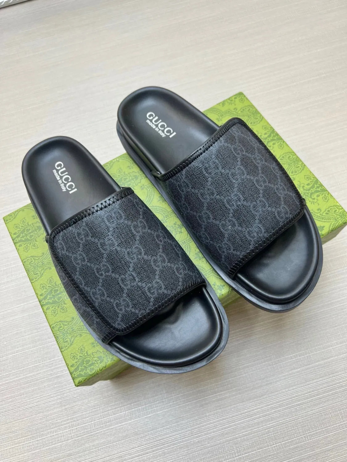 5LB231Z Popular Slippers