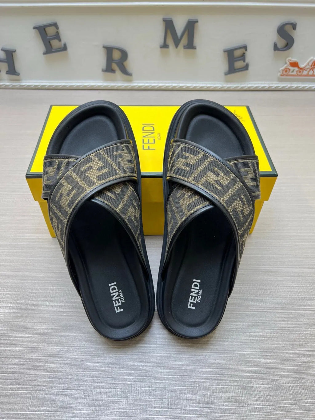 5LF224Z Popular Slippers