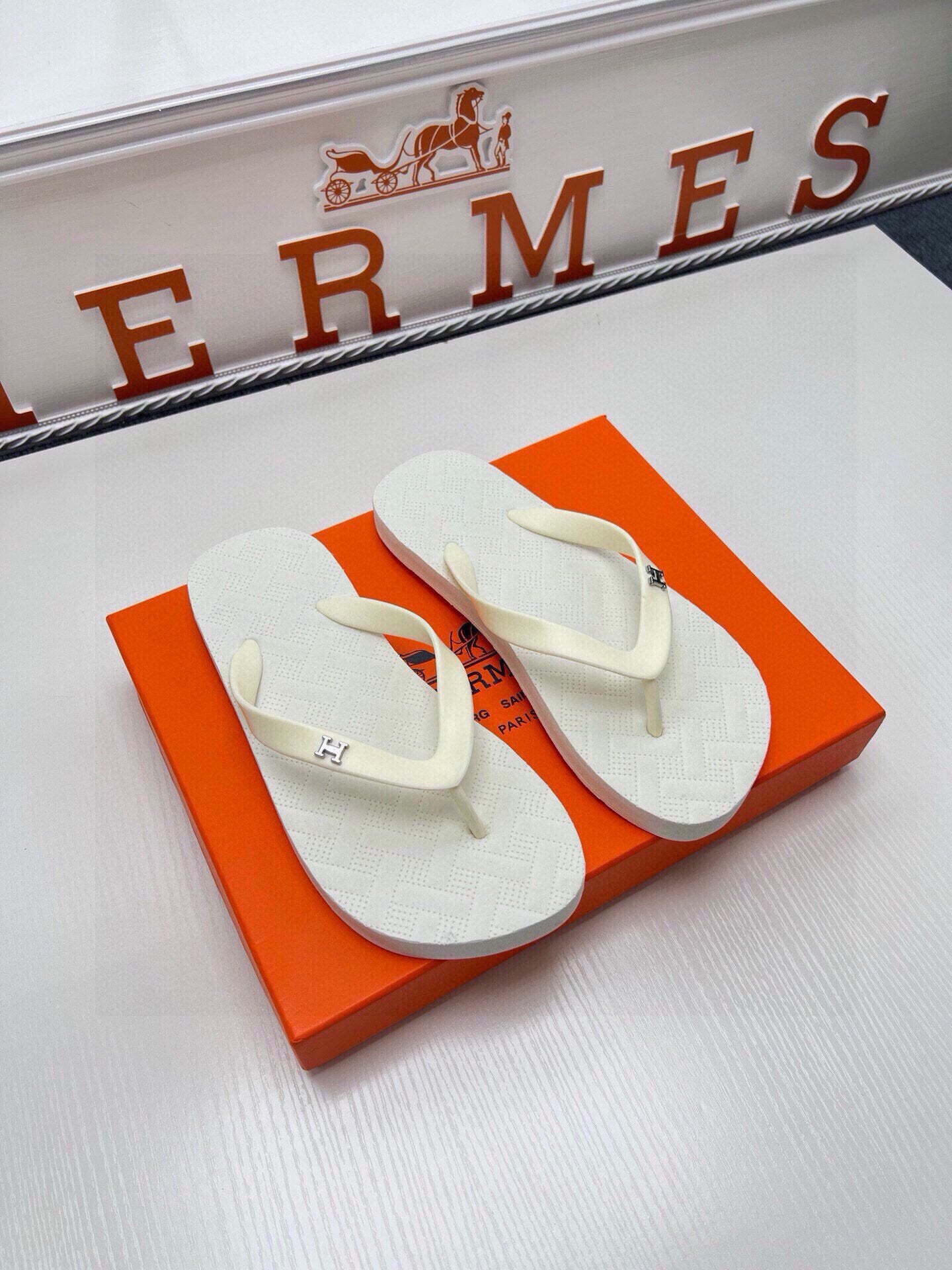 535ZH296Z Popular Slippers