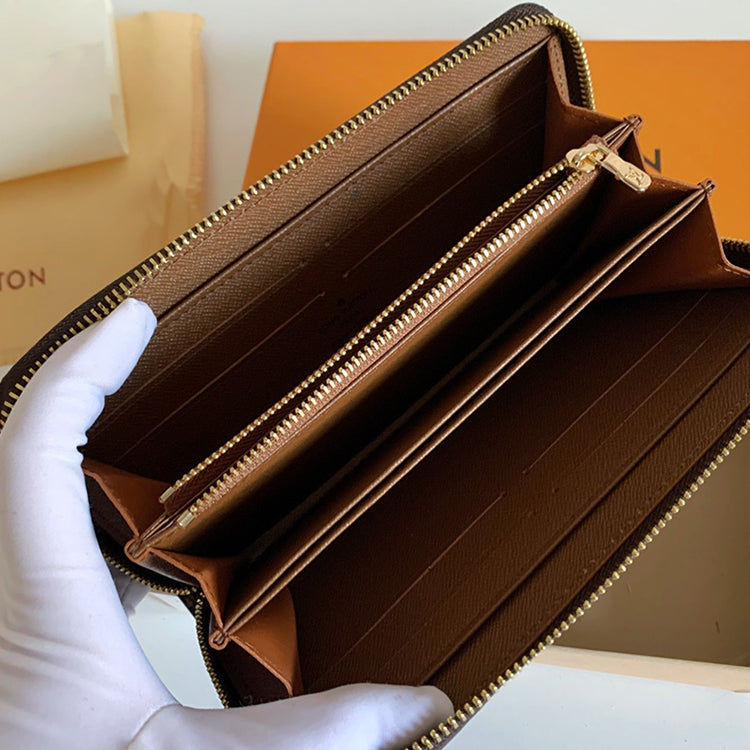 1E03B Popular leather wallets