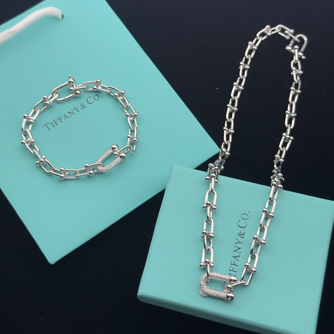 8XT31X  Popular    Earring Bracelets Necklaces
