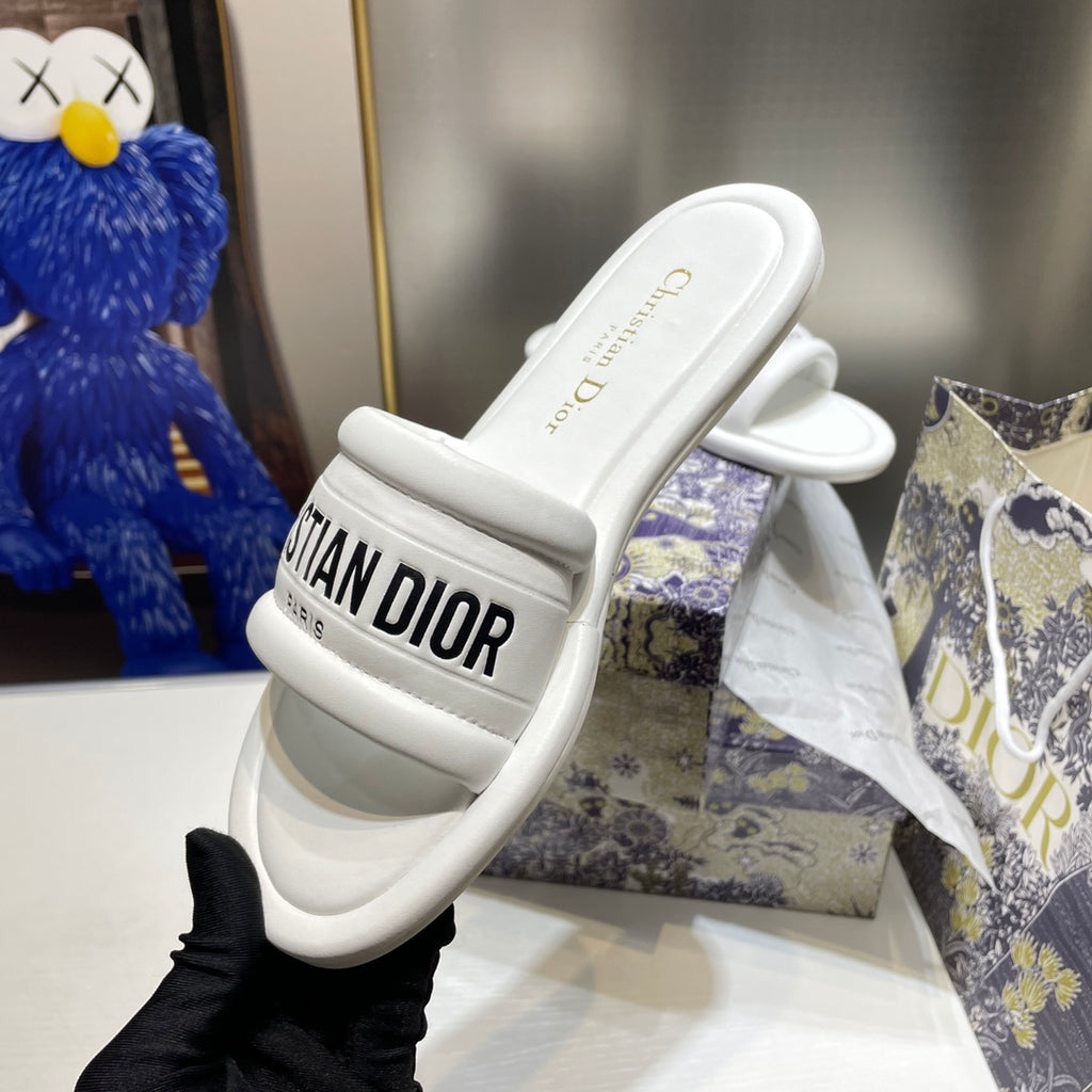 14D76Z Popular slippers