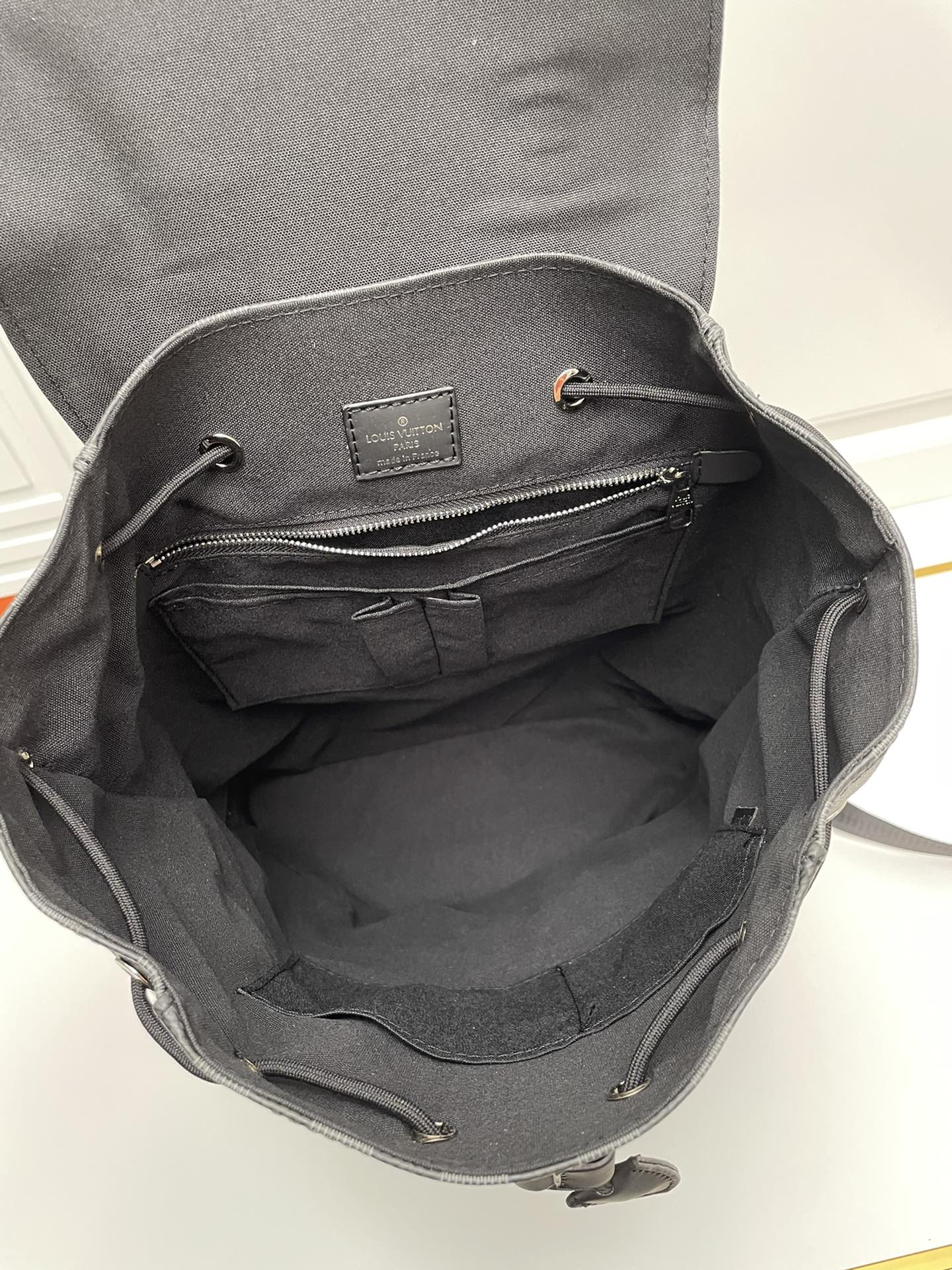 1WE68B Popular  leather Backpacks