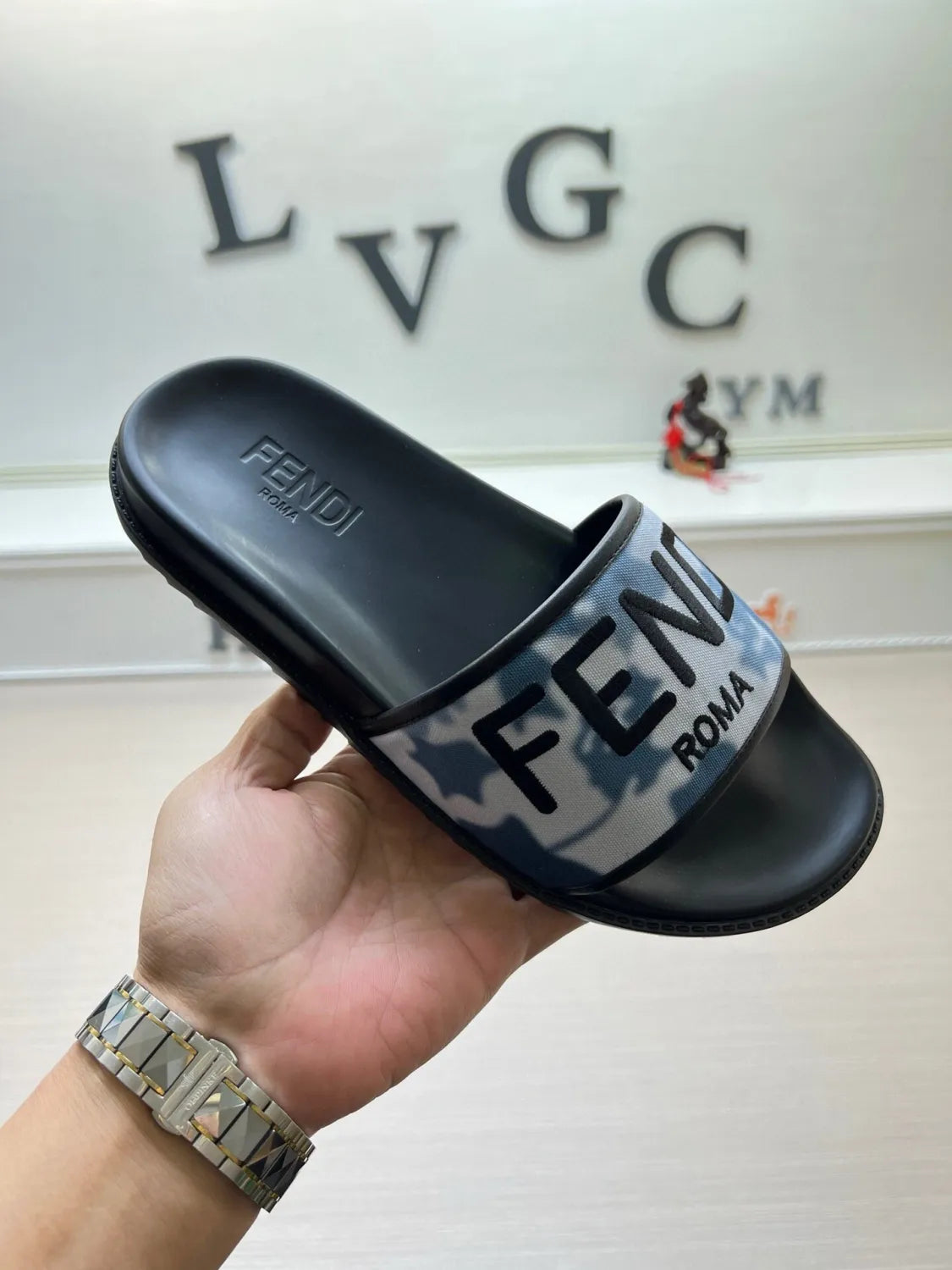 54F24Z Popular slippers