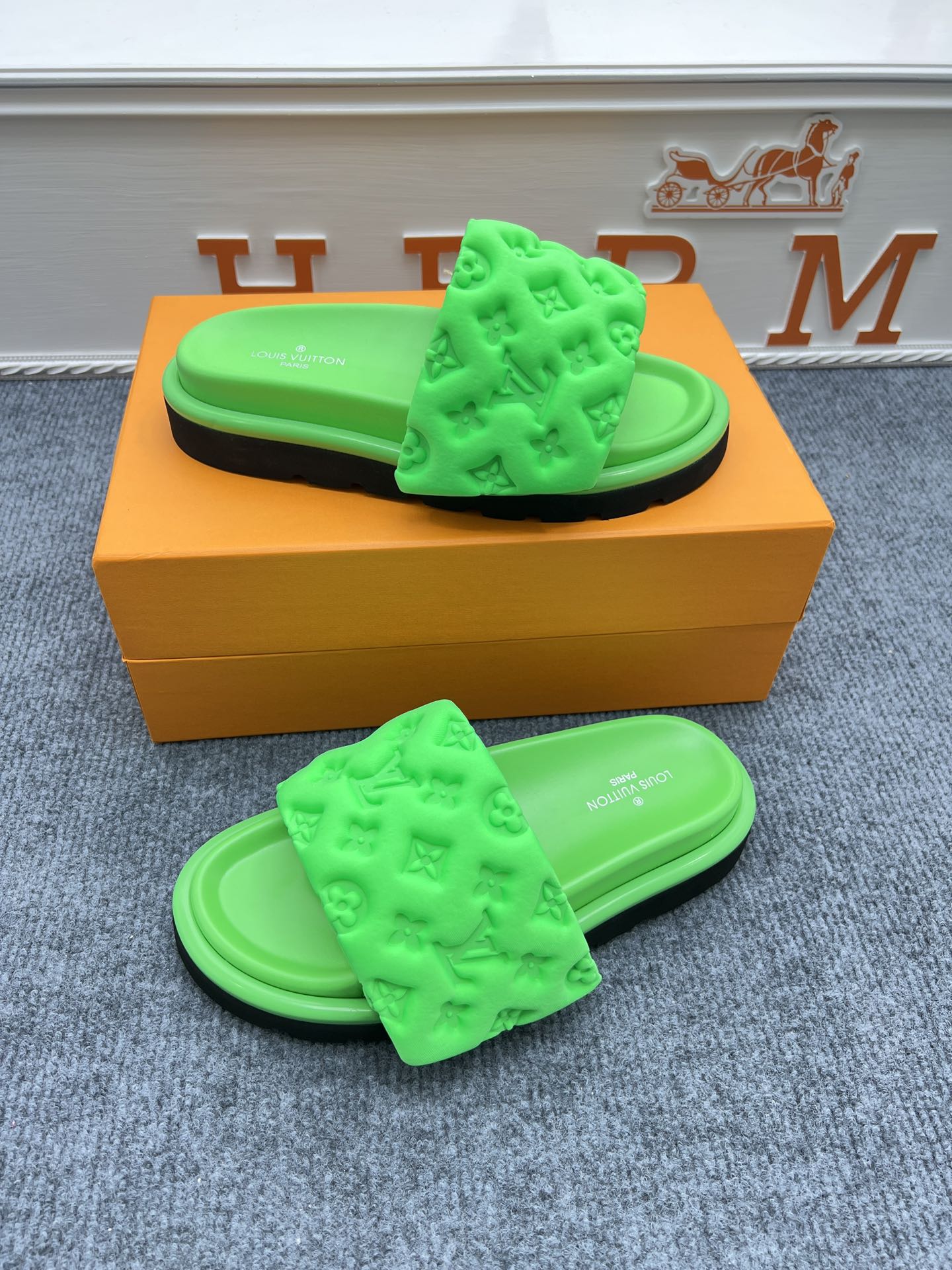 5YE115Z Popular Slippers