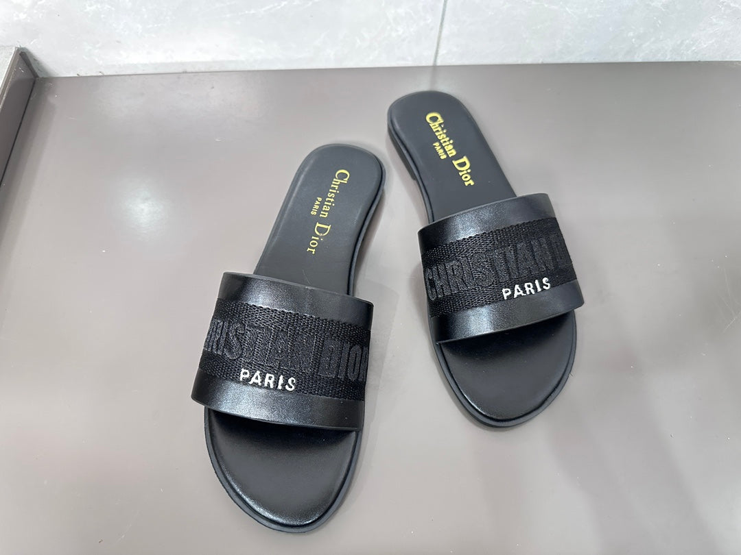 14D32Z Popular slippers