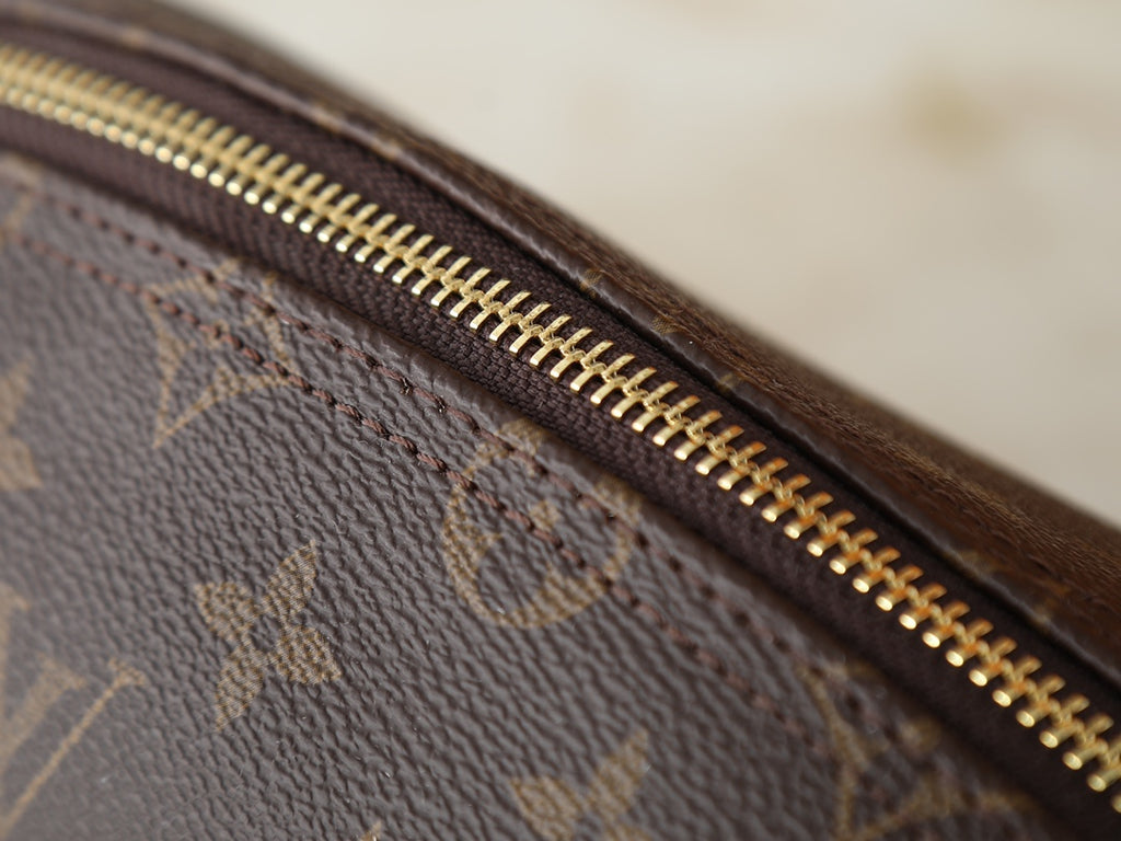 B1P46E112 Popular leather bag