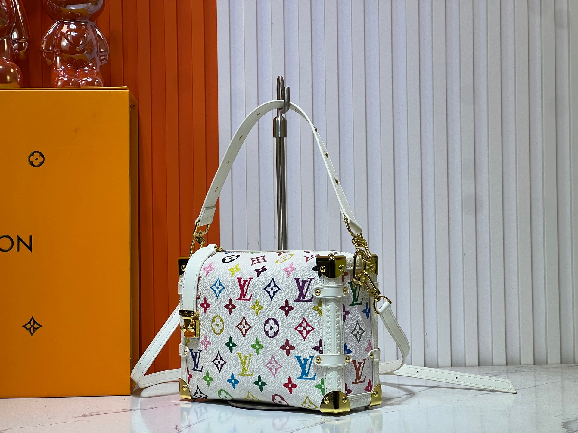 1WE101B Popular leather bag