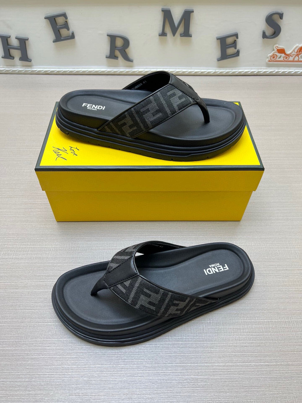 5LF222Z Popular Slippers