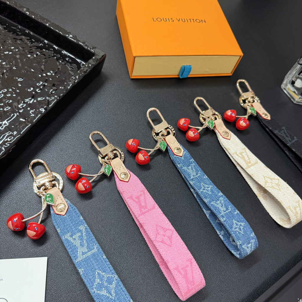 35QE4A Popular bag 's charms accessories