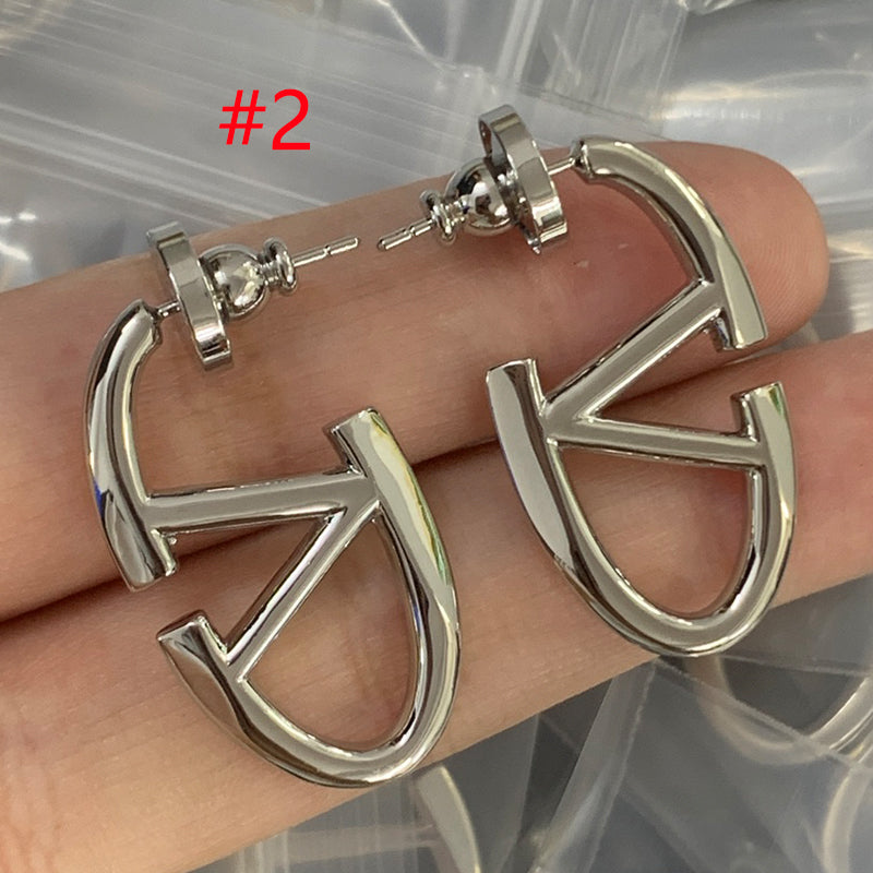 84VL37E Popular Earrings