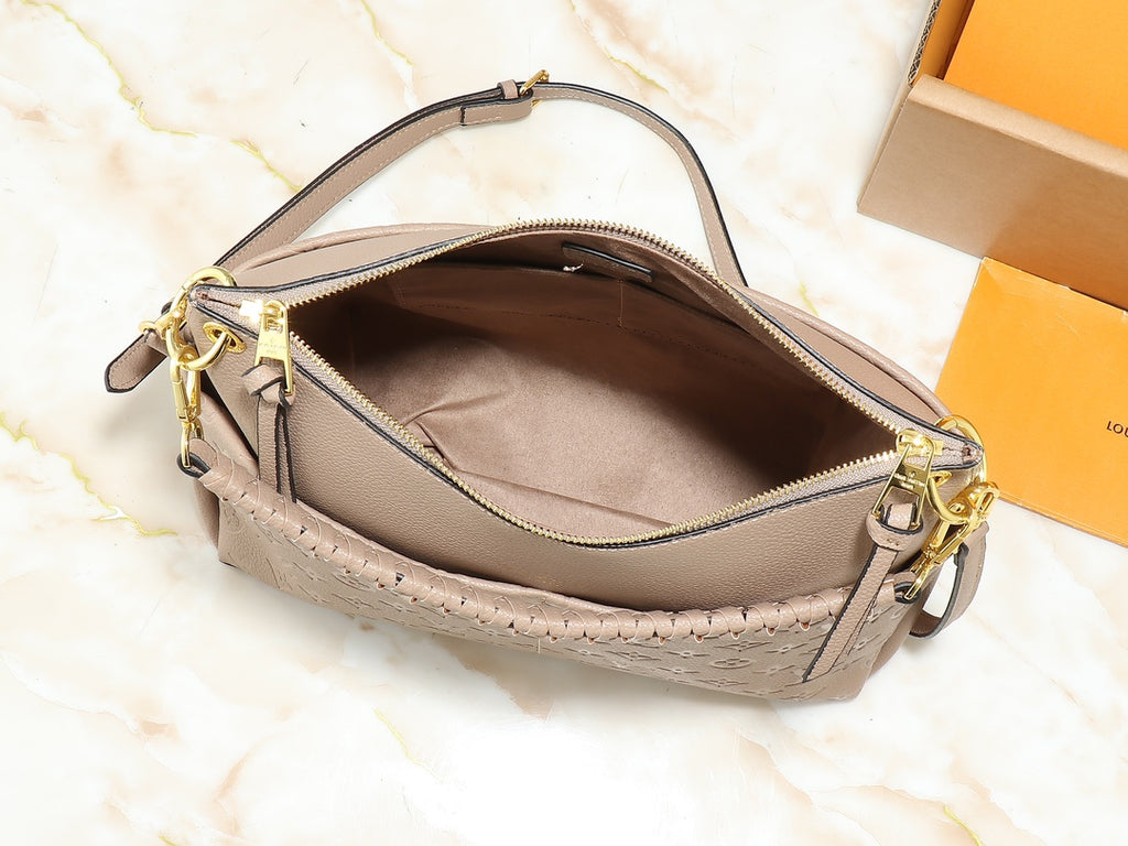 1WE115B Popular leather bag