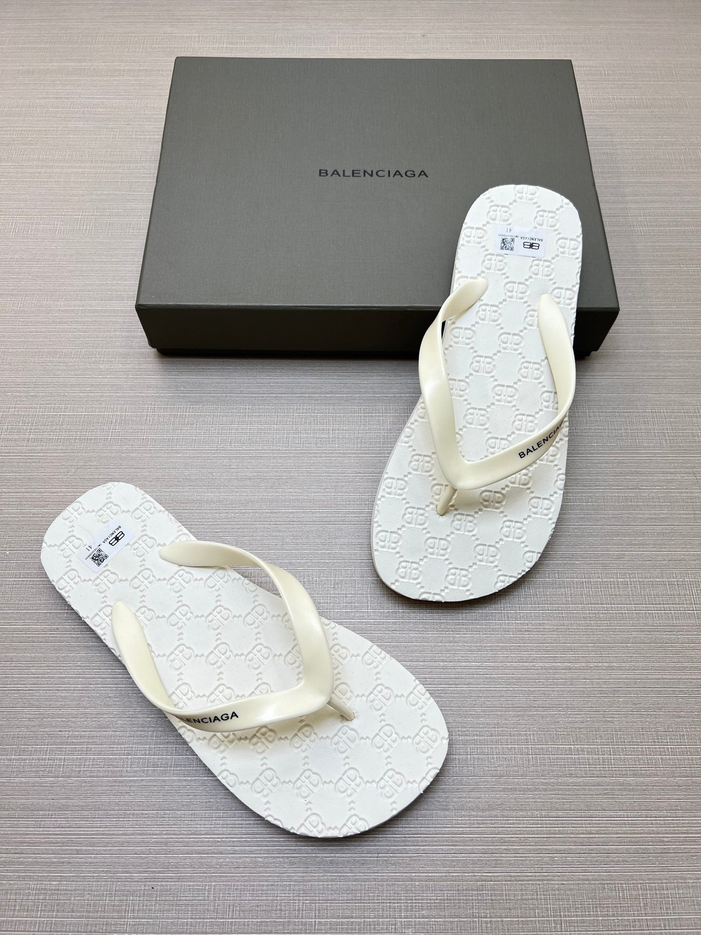 5QB16Z Popular Slippers