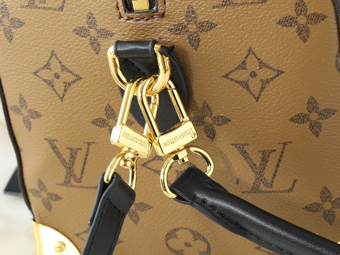 15RE52B  Popular   leather bag