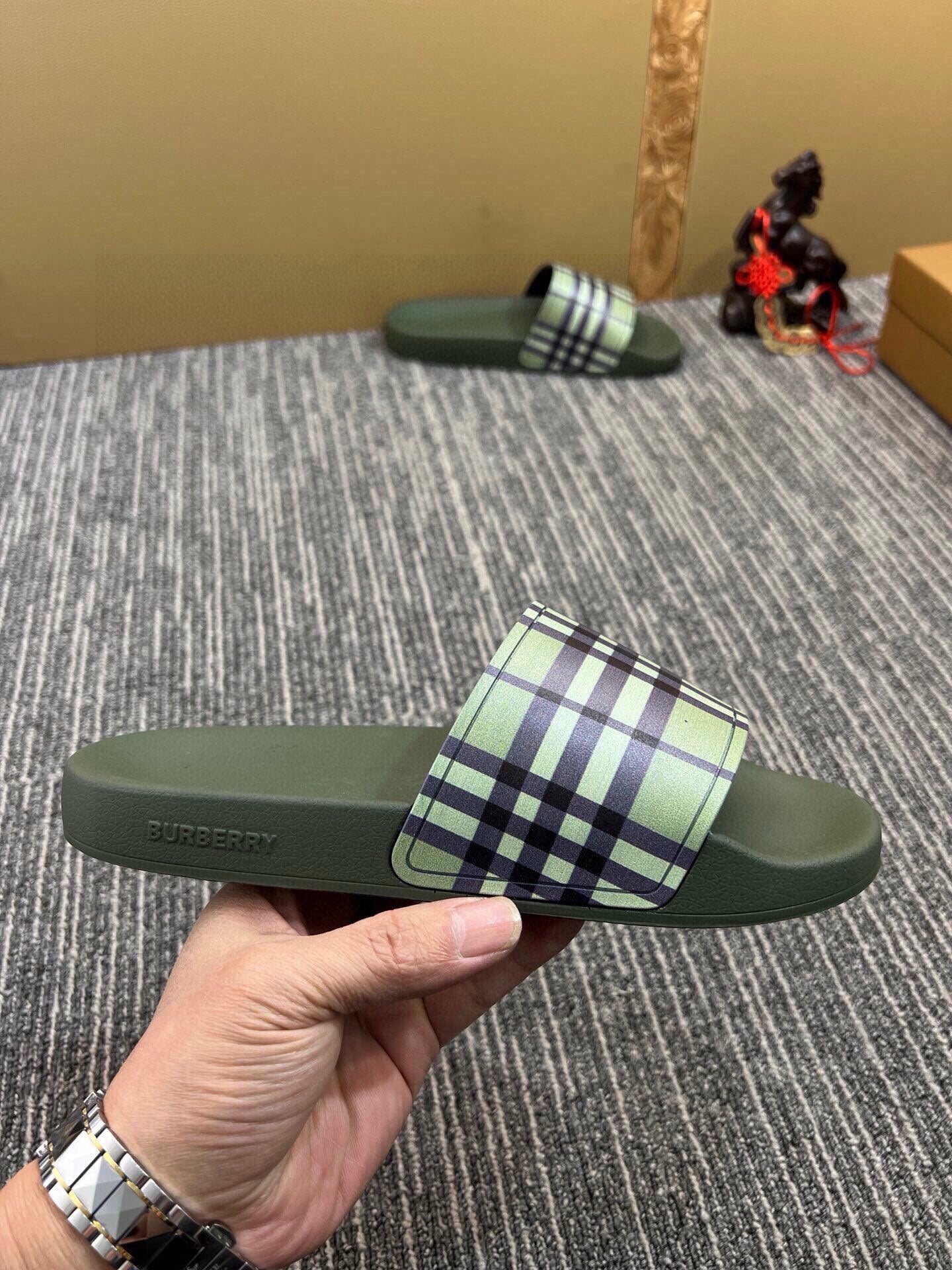 535ZR259Z Popular Slippers