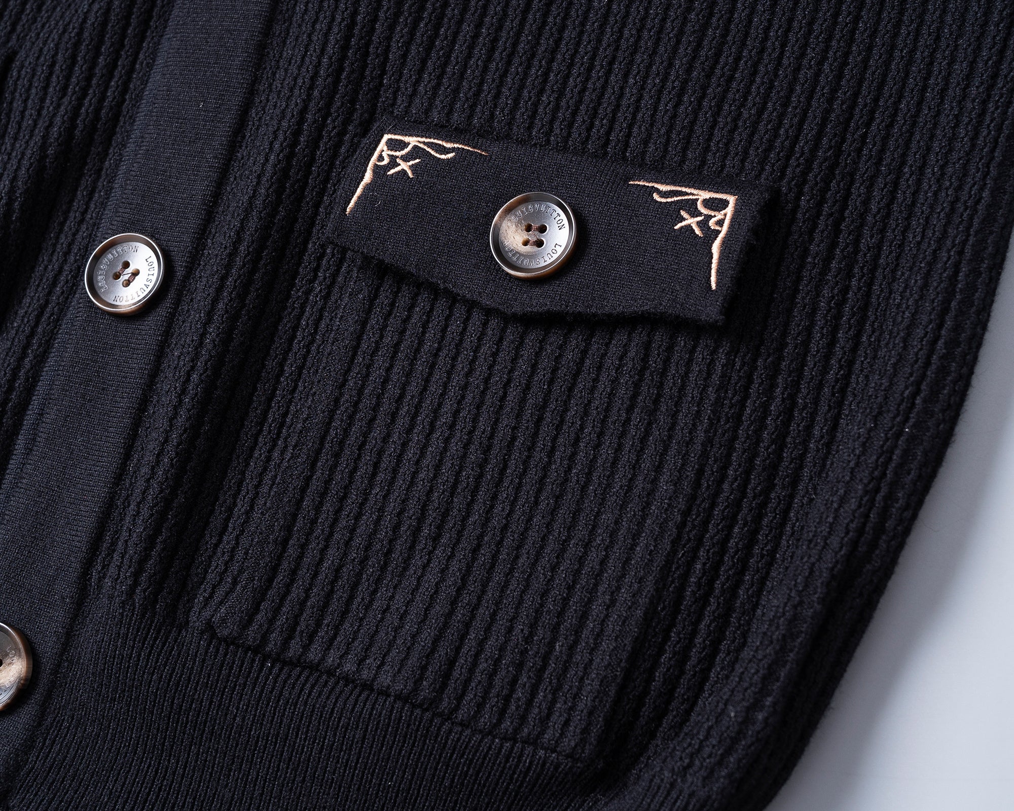 185ZE127U Popular Sweaters