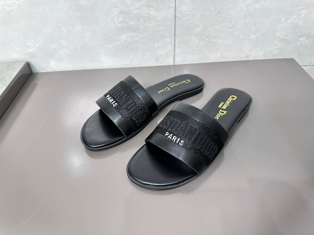 14D32Z Popular slippers