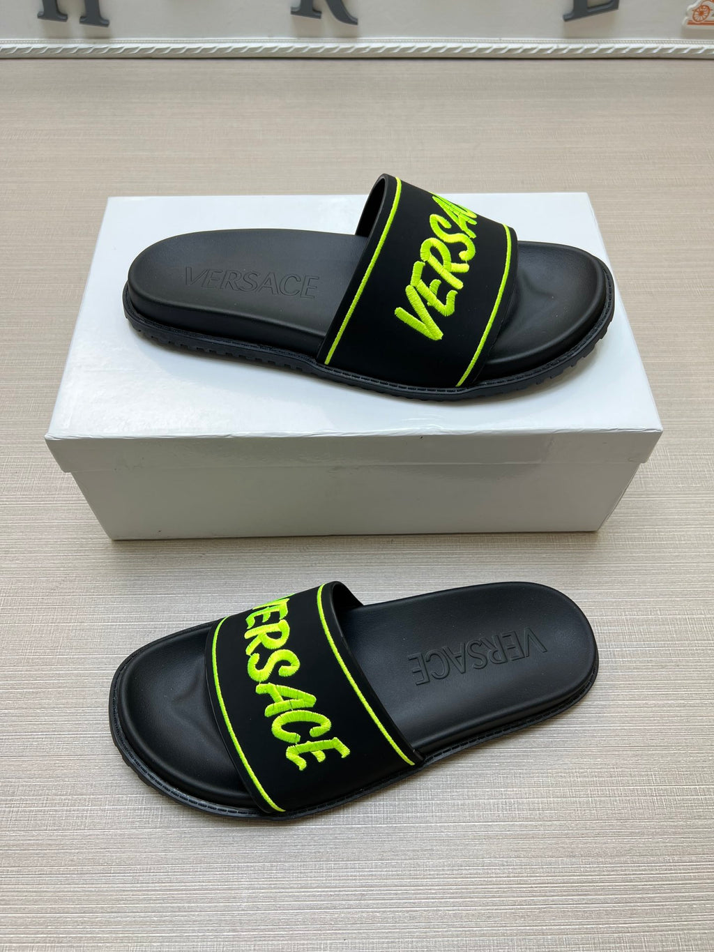 54V54Z Popular slippers