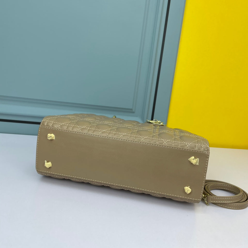 1XD54B Popular   leather bag  (32CM)