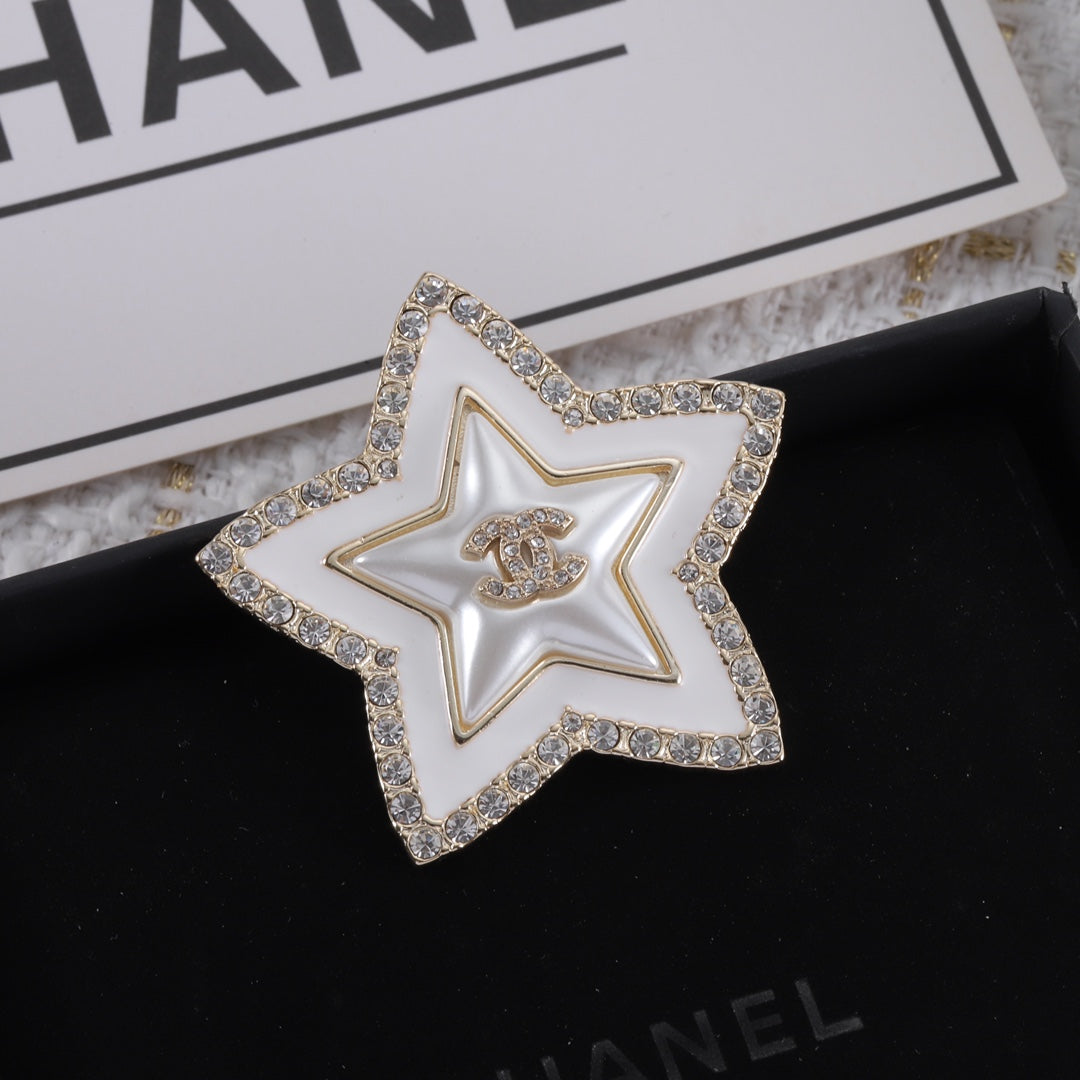 14C1082X    Popular  Brooch
