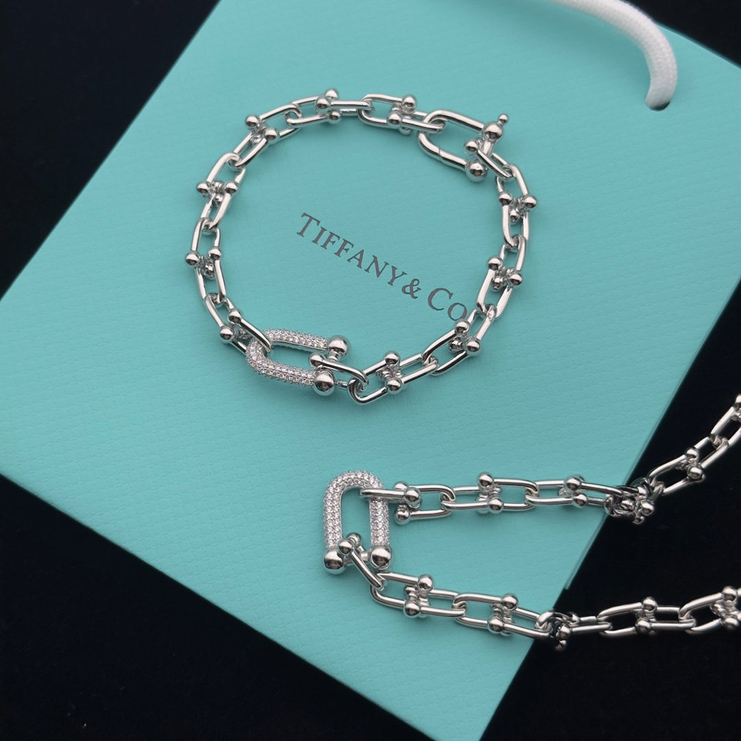 8XT31X  Popular    Earring Bracelets Necklaces