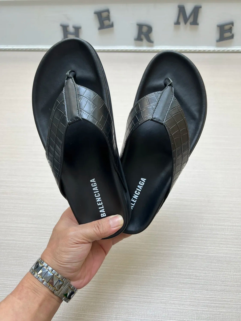 54J98Z Popular slippers