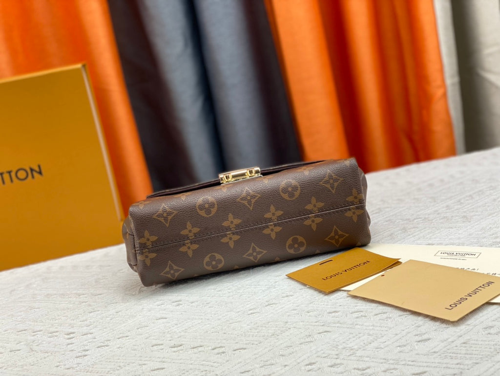 1WE2B Popular leather Bags