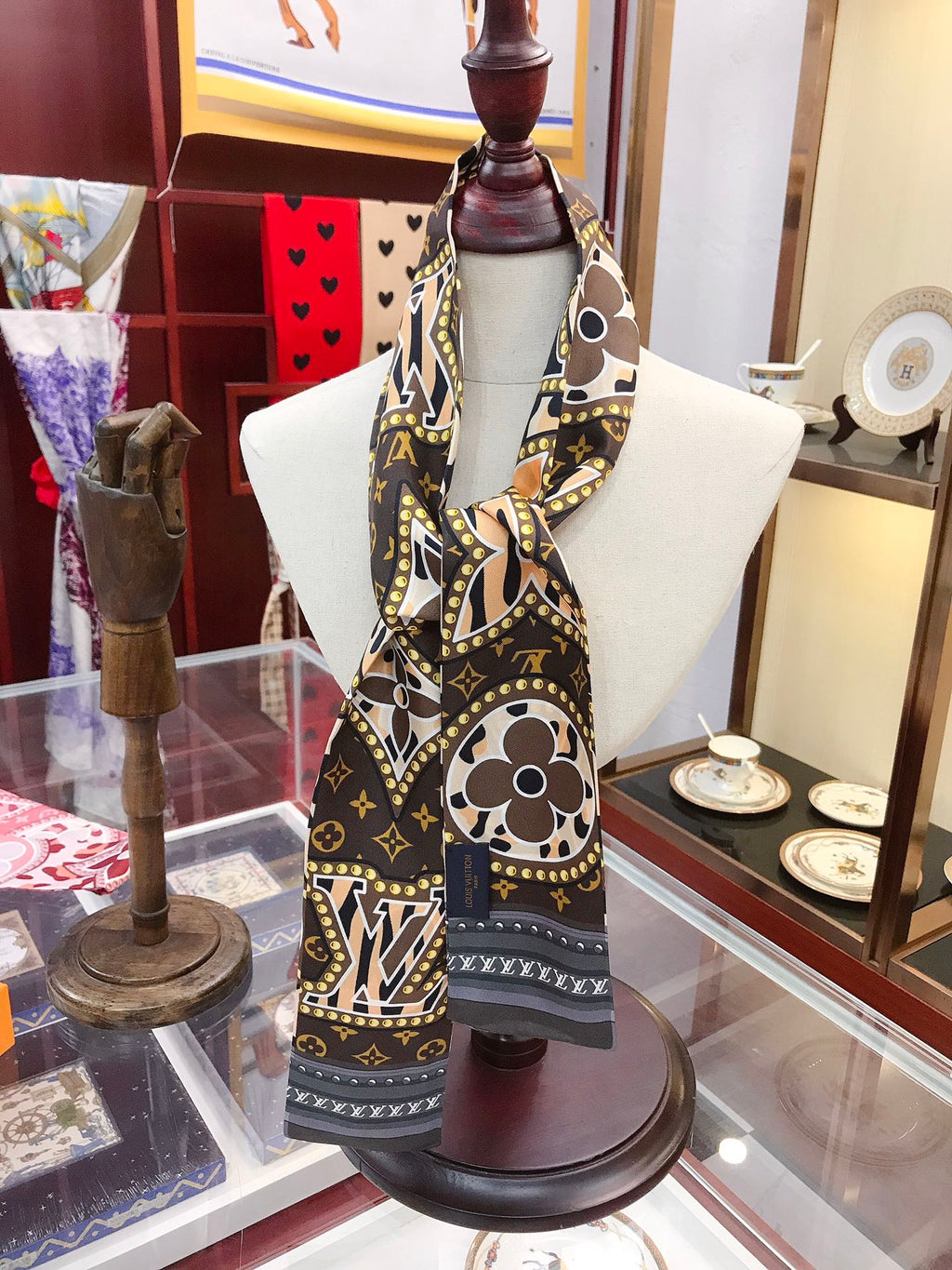 1ZE178W Popular Silk Scarve