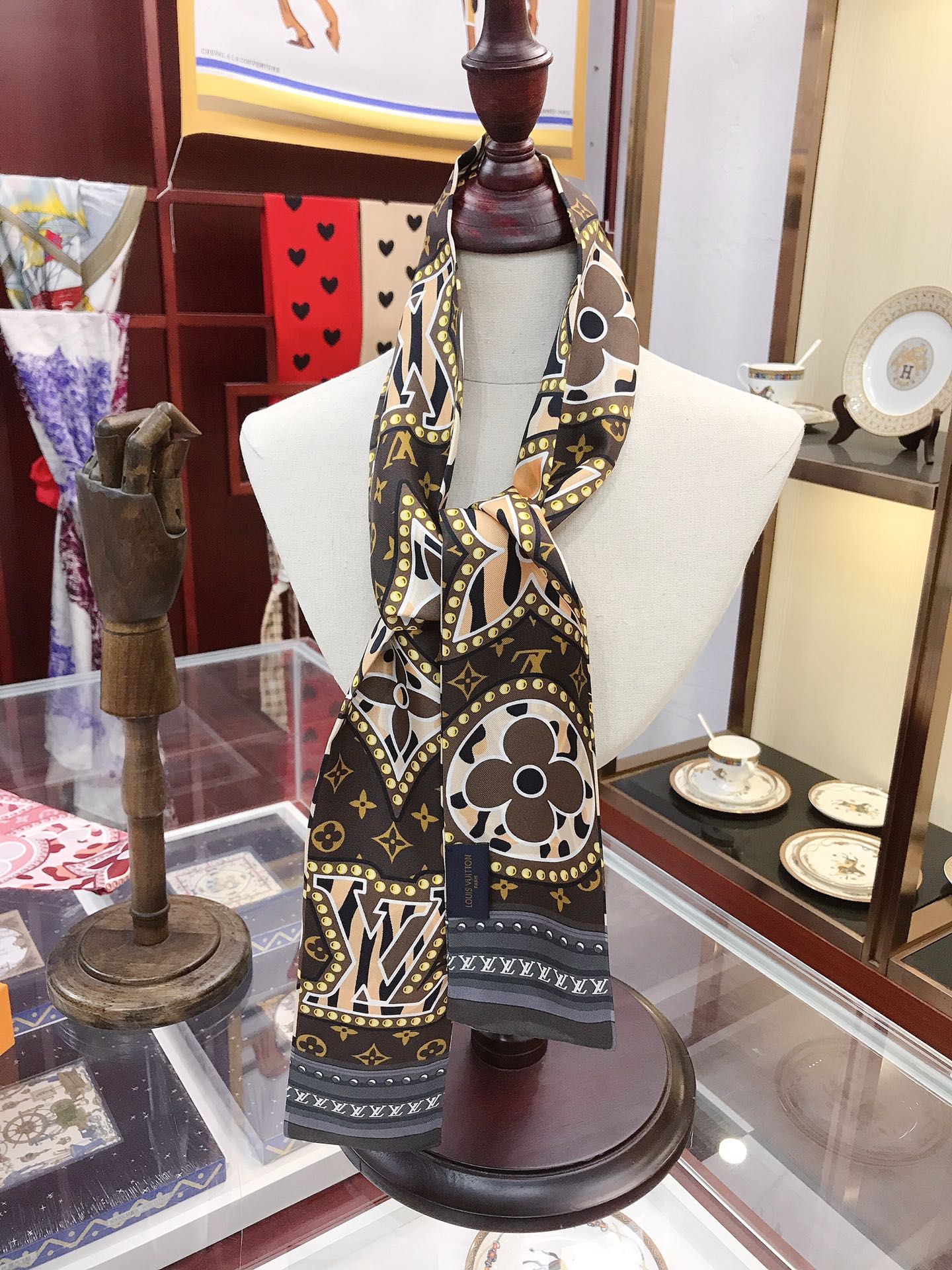 1ZE178W Popular Silk Scarve