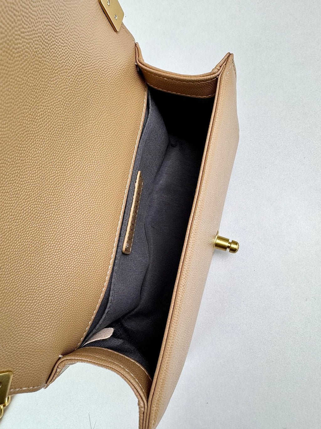 136PC17B Popular Caviar leather bag