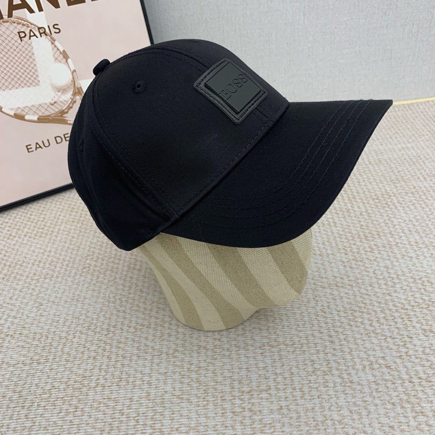 145QA3M  Popular hats