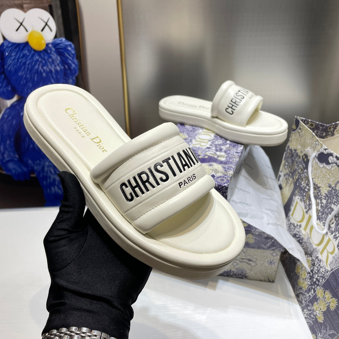 14D76Z Popular slippers