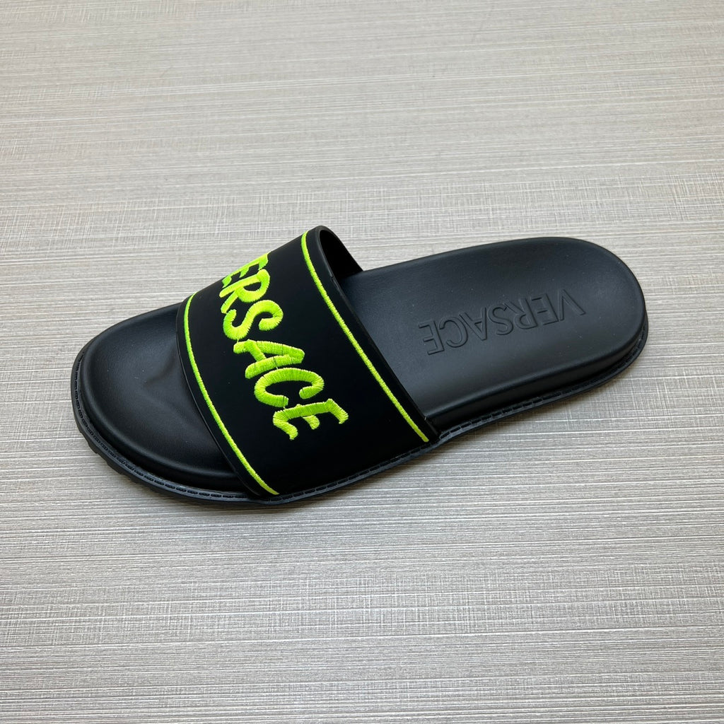 54V54Z Popular slippers