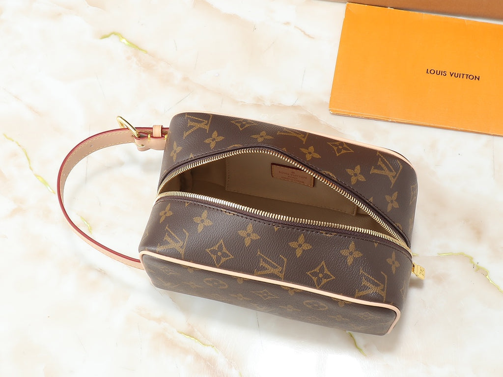 15RE69B  Popular   leather bag