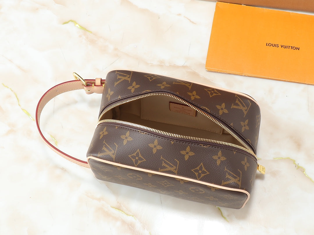 15RE69B  Popular   leather bag