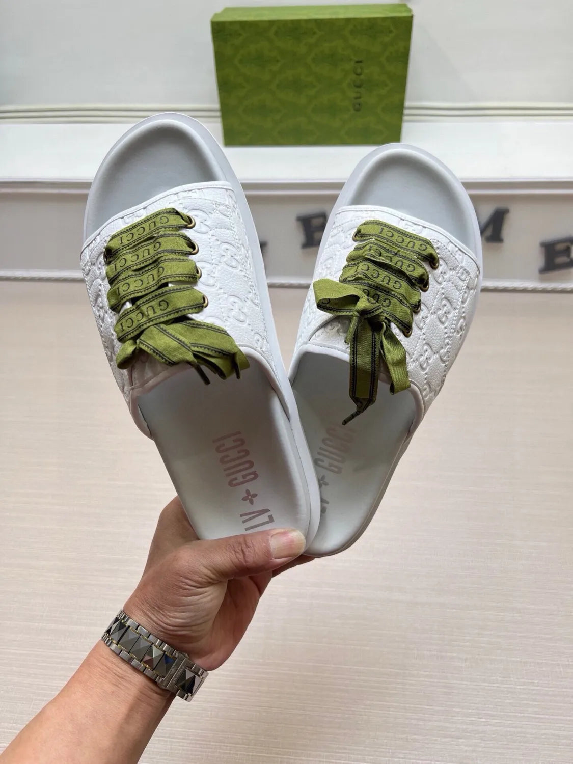 5WB242Z Popular Slippers
