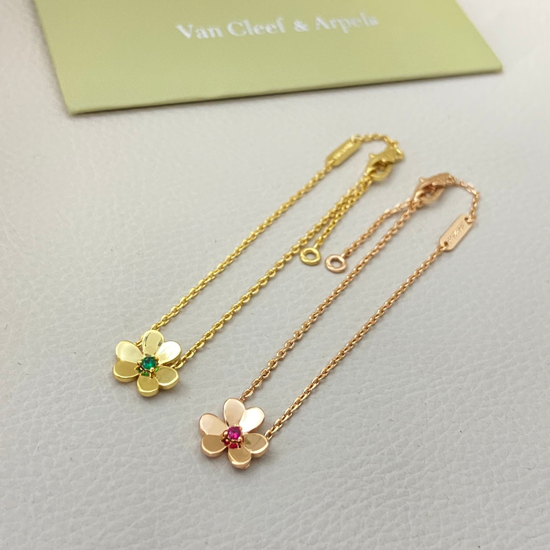 X5Q85VA251X Popular Necklace. Bracelets