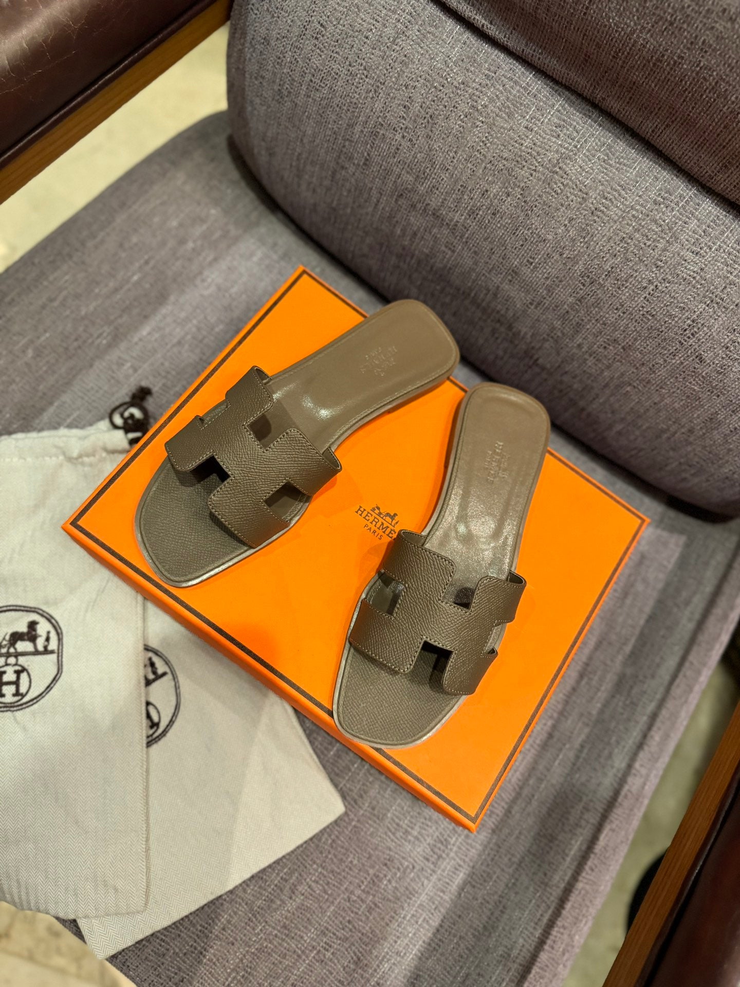1ZH237Z Popular Slippers