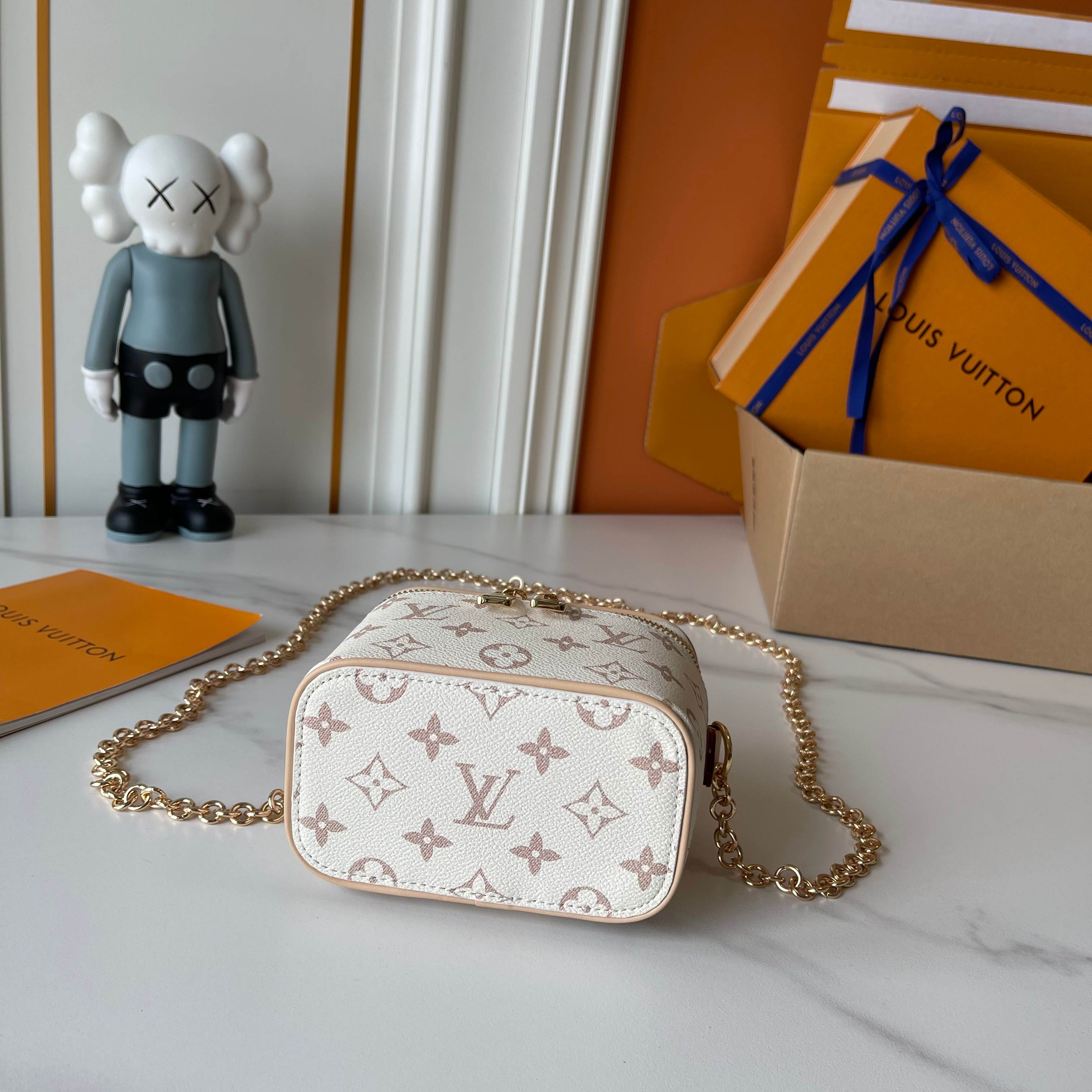 156NE20B Popular leather bag