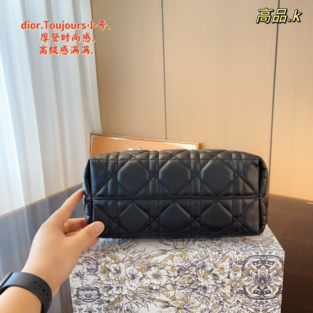 16XC107B Popular leather bag 