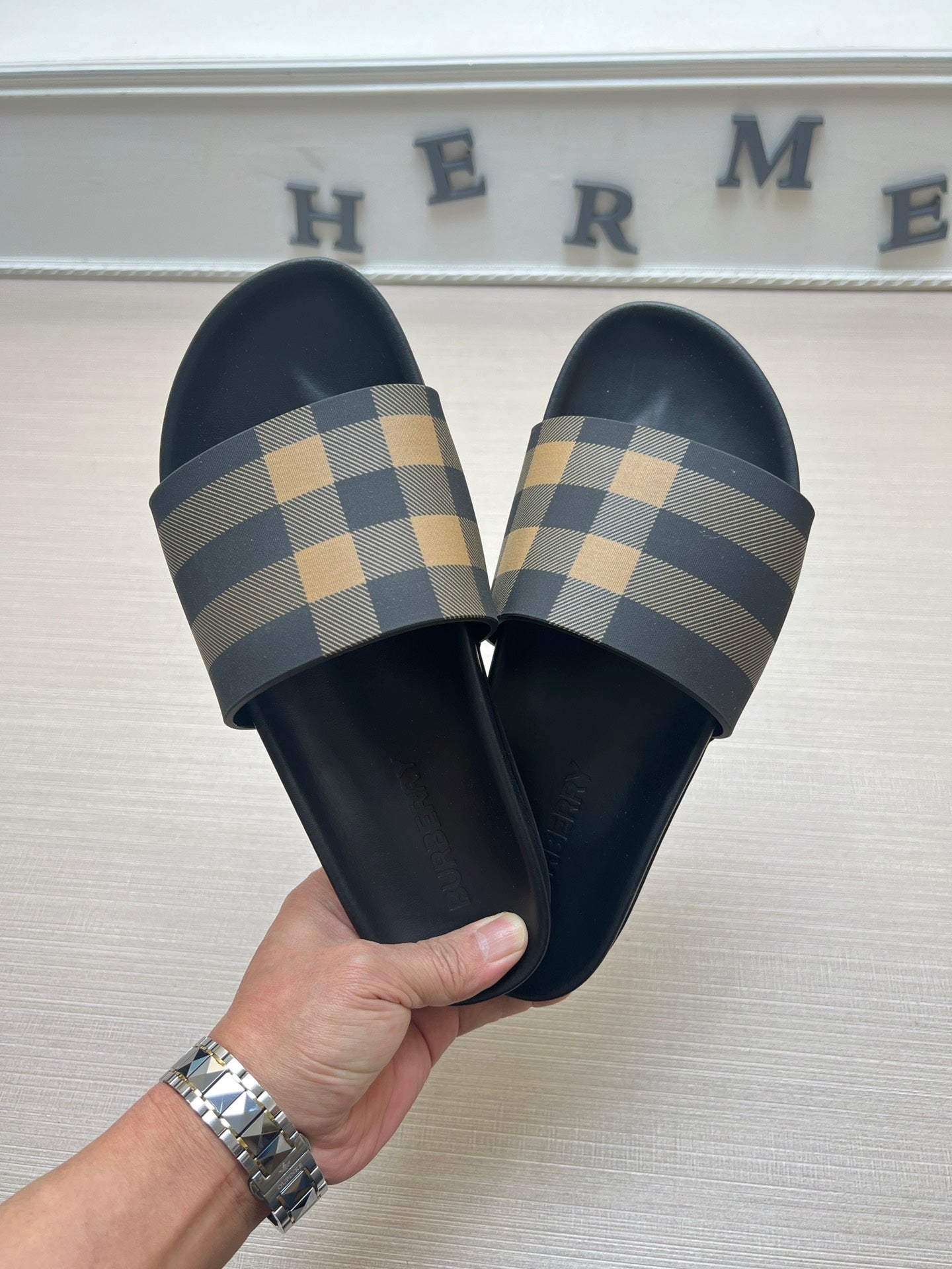 54R119Z Popular slippers