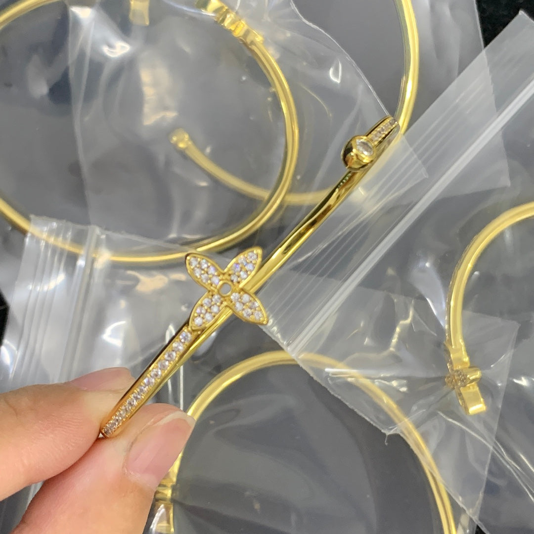 84E63K  Popular Bracelets