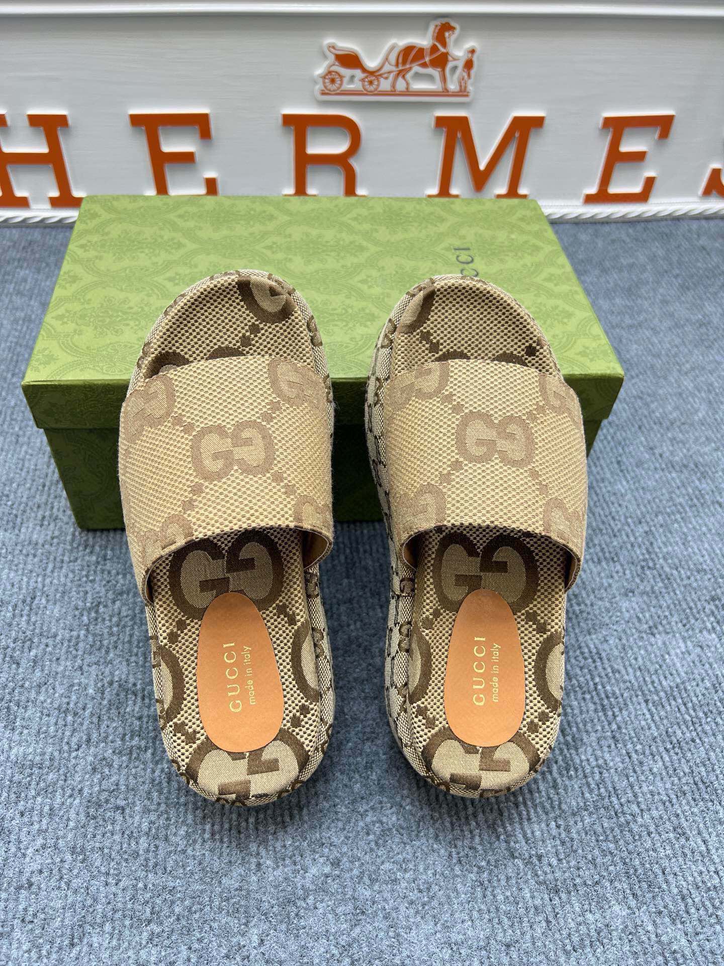 54B122Z Popular slippers  Sole thickness 5.5cm